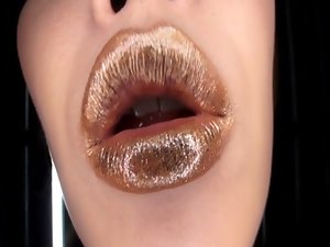 asian golden lipstick