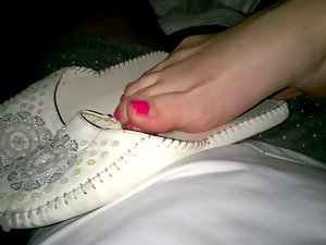 cum in her smelly flat shoes footjob