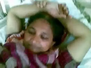 Experienced Sensual indian Maid Showing her Choot For Stroking to Lover Mms