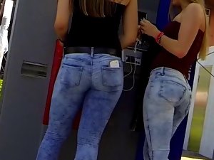 Candid - 2 Luscious Sizzling teen Butts In Narrow Jeans