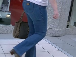 Candid big butt aged in wrangler jeans
